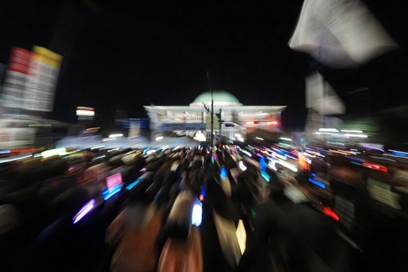 겨울, 내란, 그 기록들: 2024년 12월, 시작 (@ 여의도, 광화문)